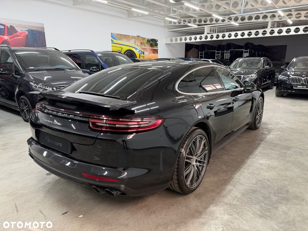 Porsche Panamera Turbo - 8