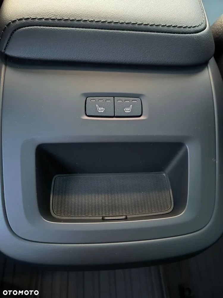 Volvo XC 60 B5 B AWD Plus Black Edition - 32