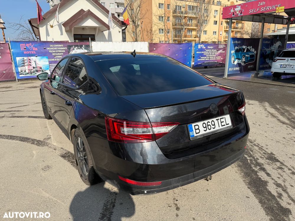 Skoda Superb 2.0 TDI DSG Ambition - 7