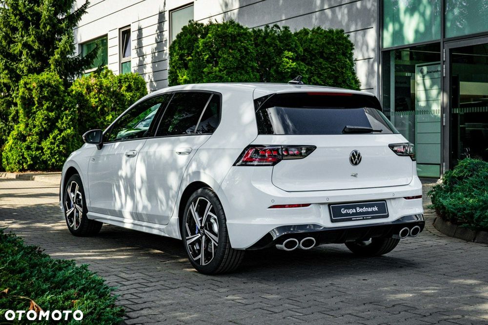 Volkswagen Golf - 23