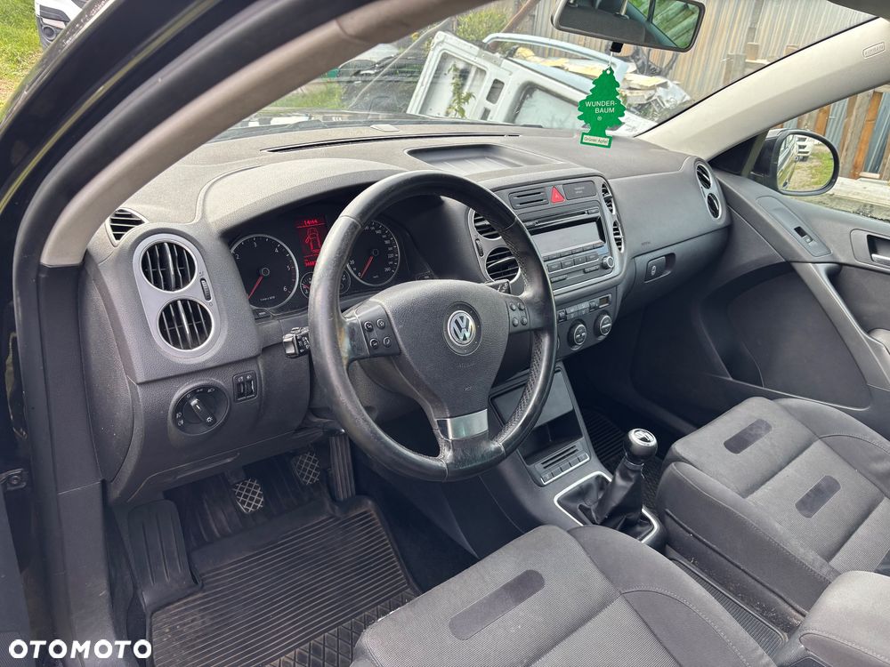 Volkswagen Tiguan - 10