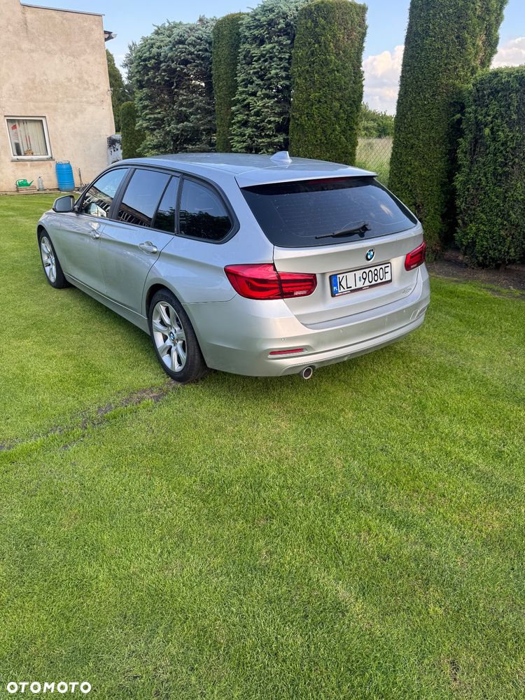 BMW Seria 3 320d xDrive Sport Line - 5