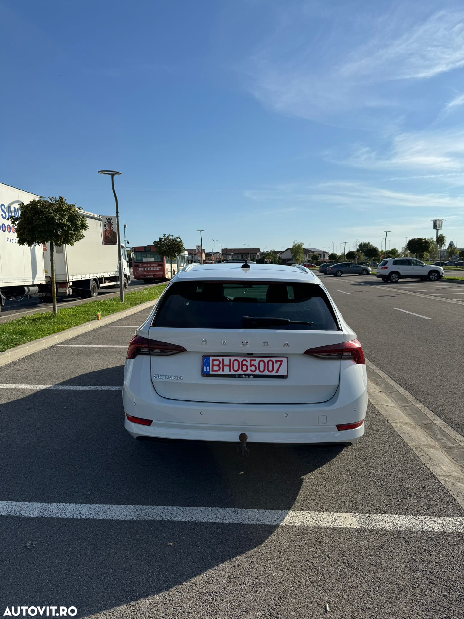 Skoda Octavia Combi 2.0 TDI DSG Edition Plus - 3