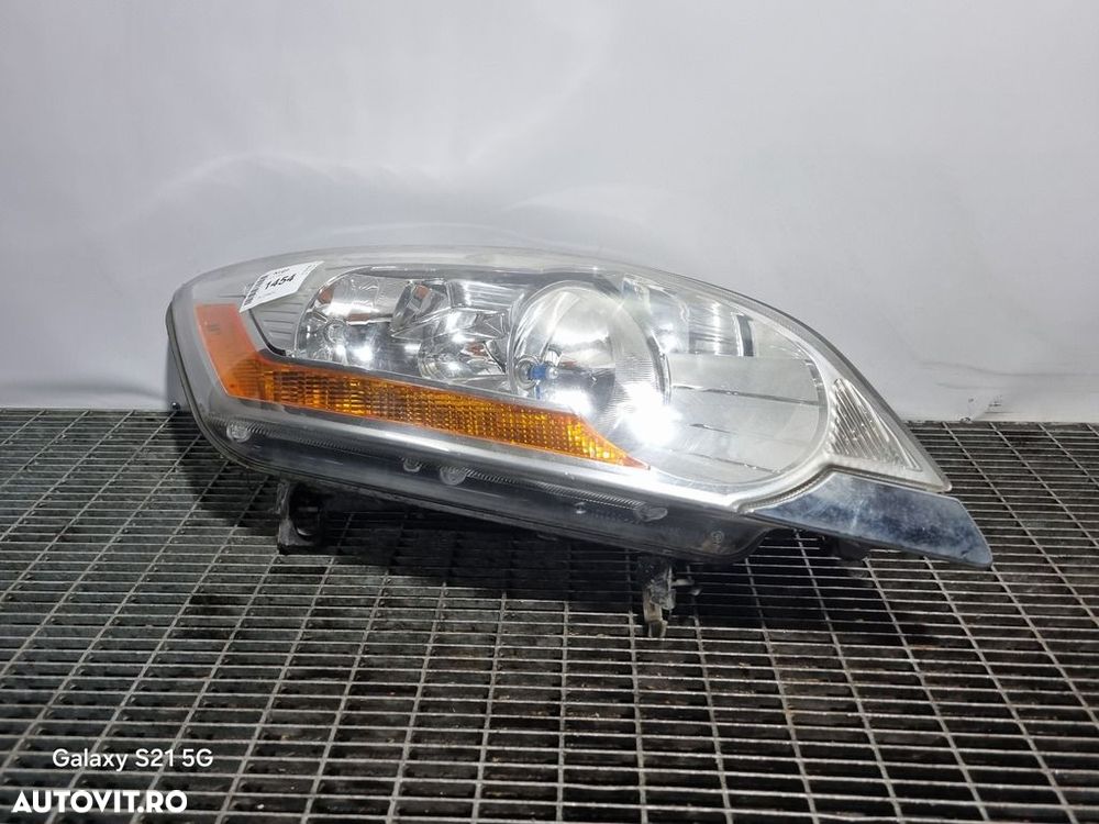 Far Dreapta Ford Kuga 2008 - 2010 SUV 4 Usi (1454) Fara xenon O clema rupta - 1