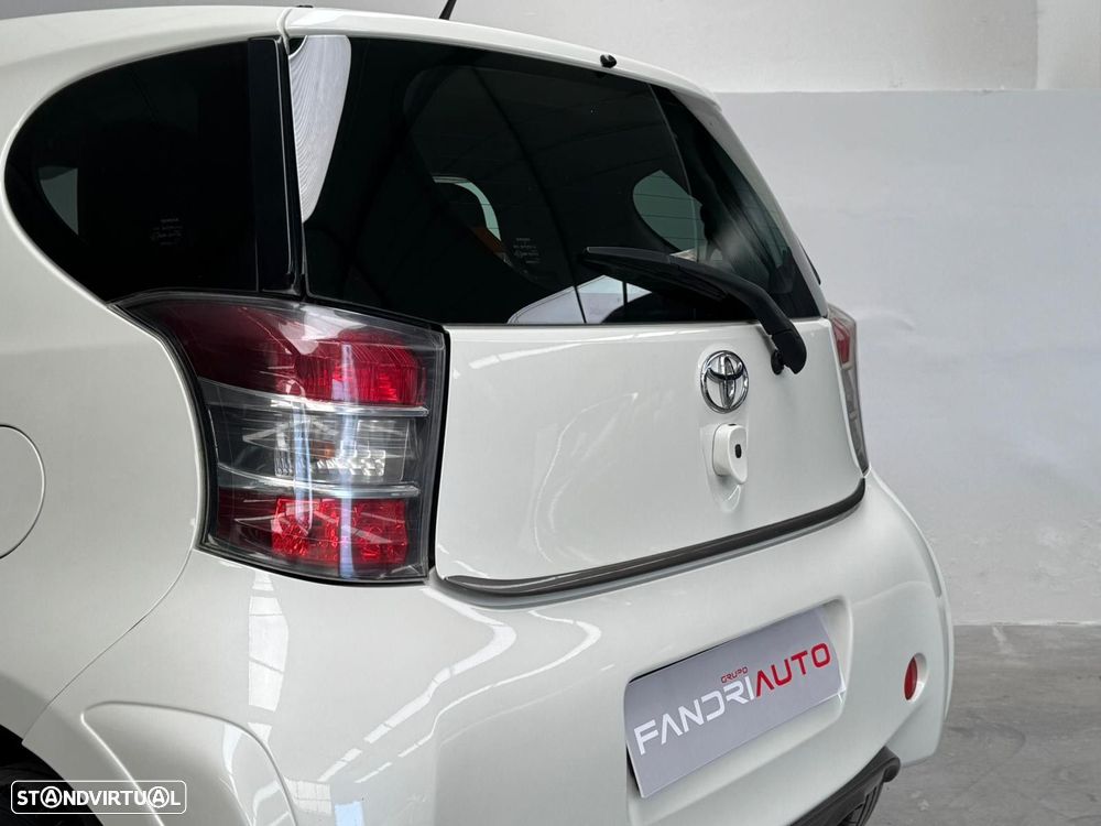Toyota iQ 1.4 D-4D 2 EP - 16