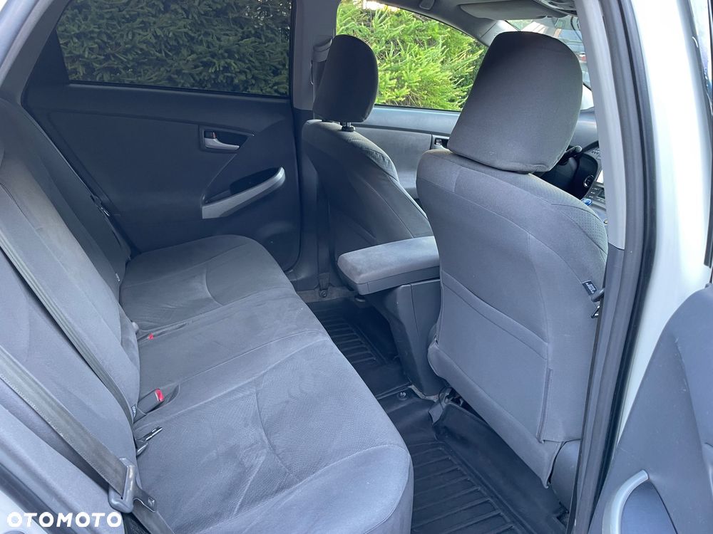 Toyota Prius 1.8 HSD Prestige - 9