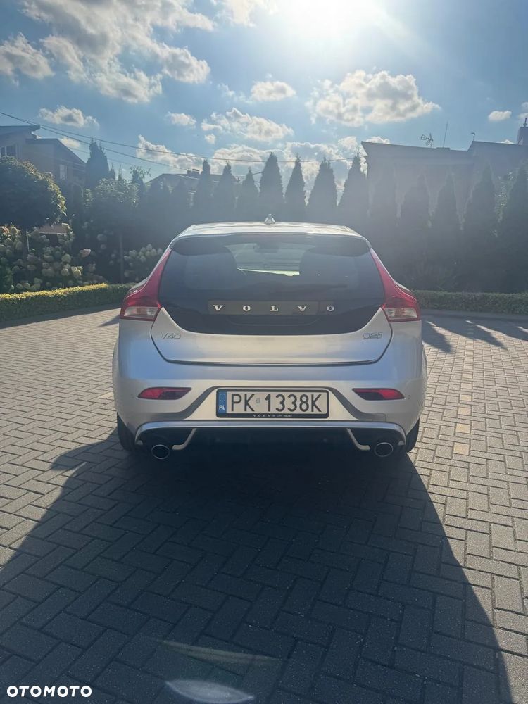 Volvo V40 D2 Drive-E SCR R-Design Momentum - 12