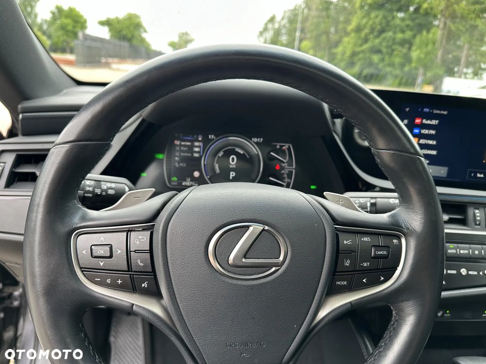 Lexus ES 300h Business Edition - 16