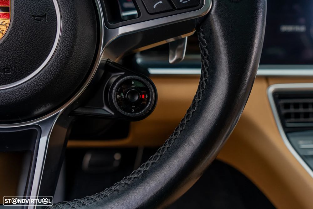 Porsche Panamera Sport Turismo 4 E-Hybrid - 34