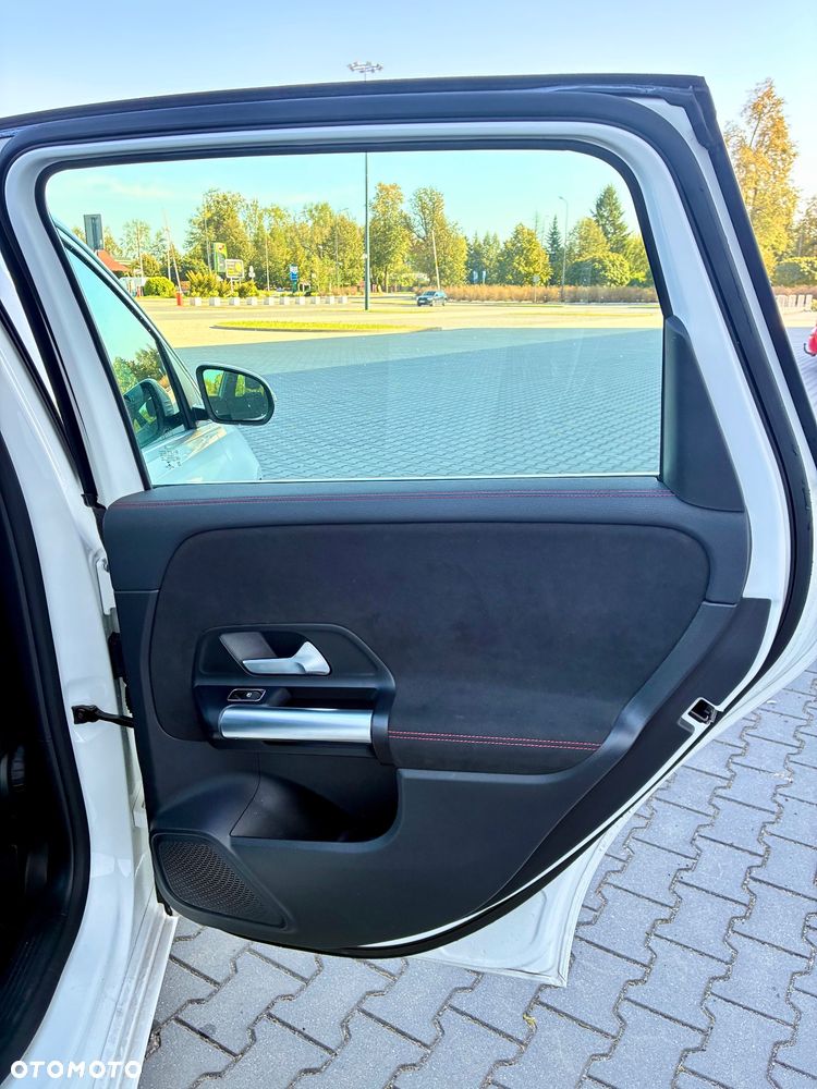 Mercedes-Benz Klasa B 200 d 8G-DCT - 14