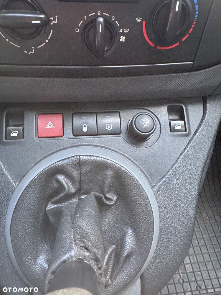 Citroën BERLINGO - 11