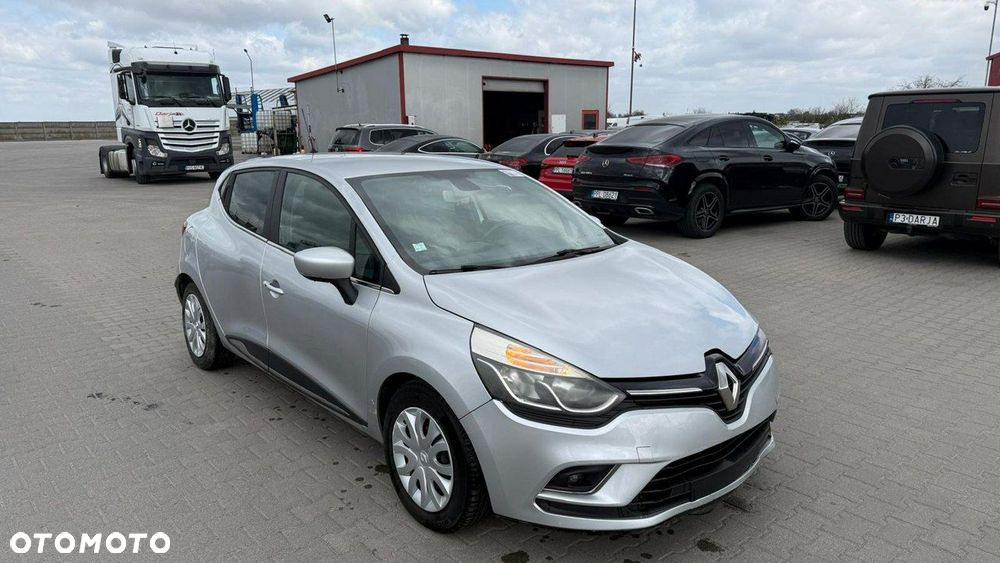 Renault Clio - 1