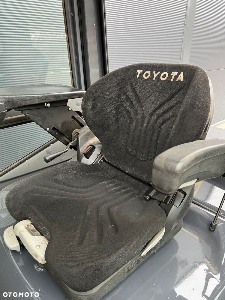 Toyota 02-8FDF30 - 8