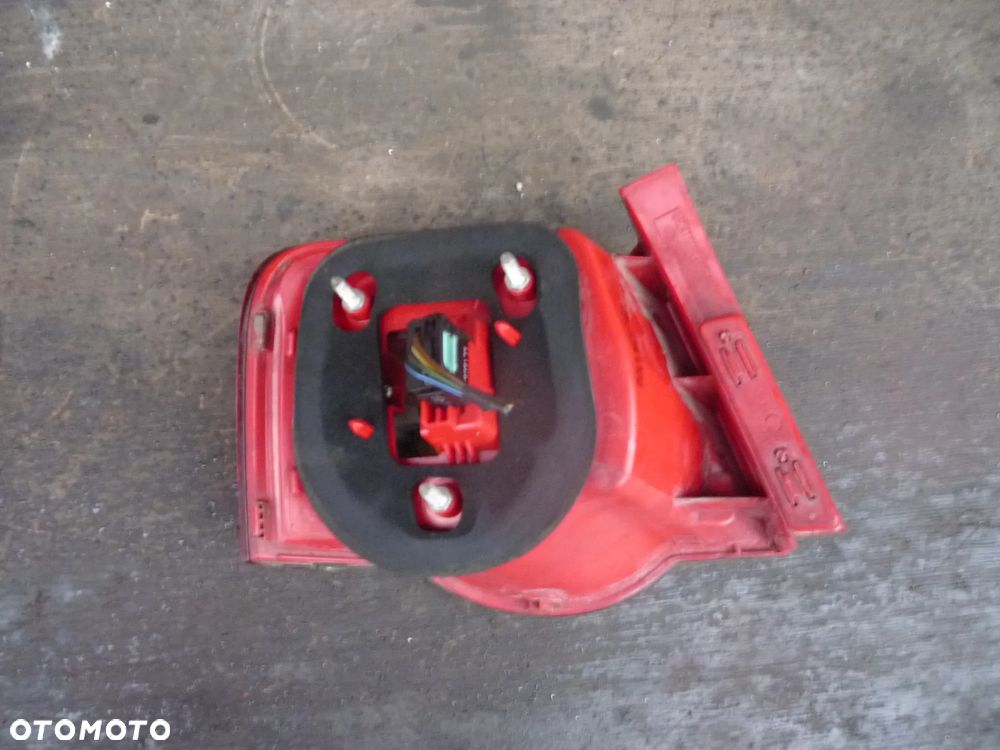 VW PASSAT B6 SEDAN LAMPA TYLNA LEWA LUB PRAWA - 12
