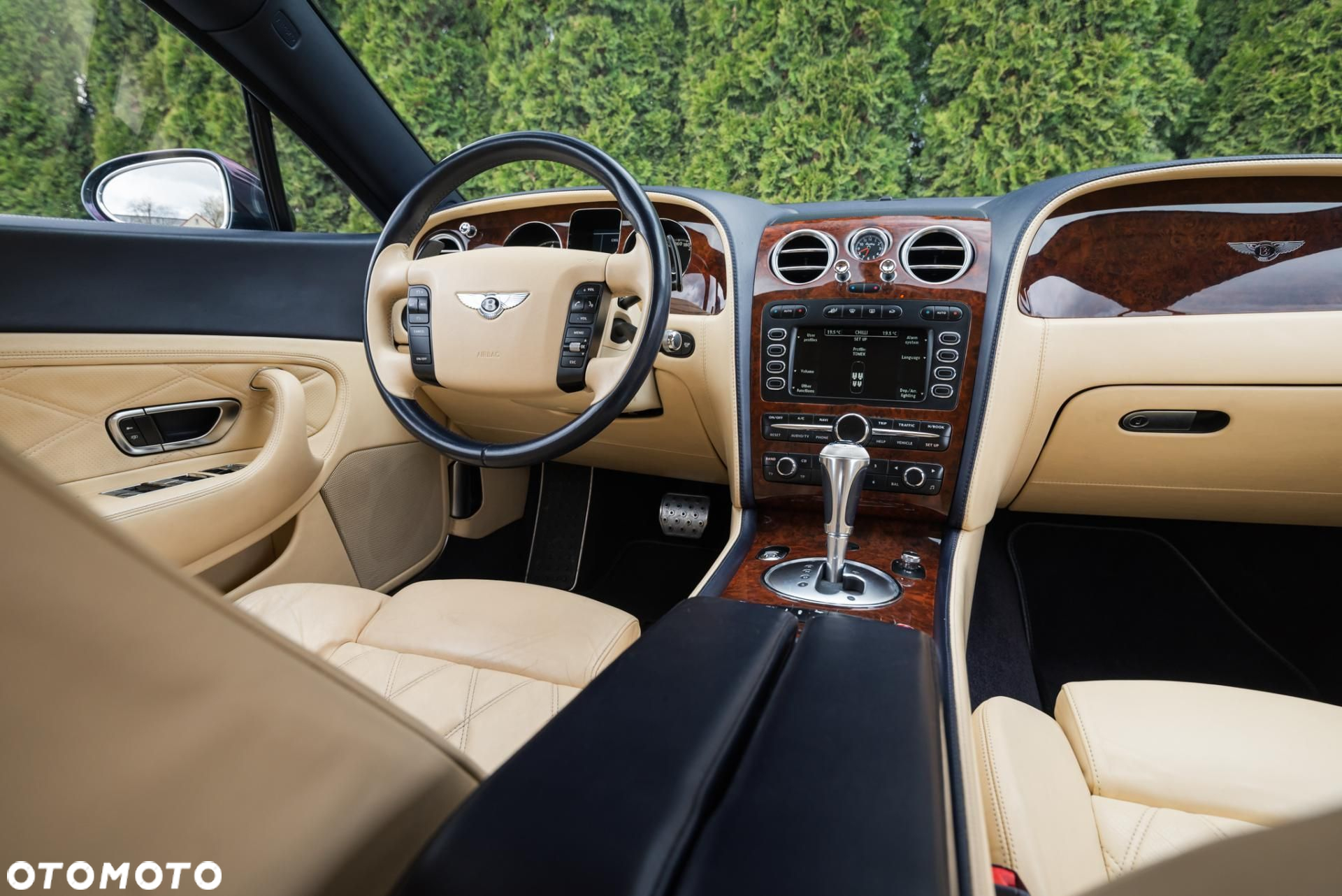 Bentley Continental GT - 18