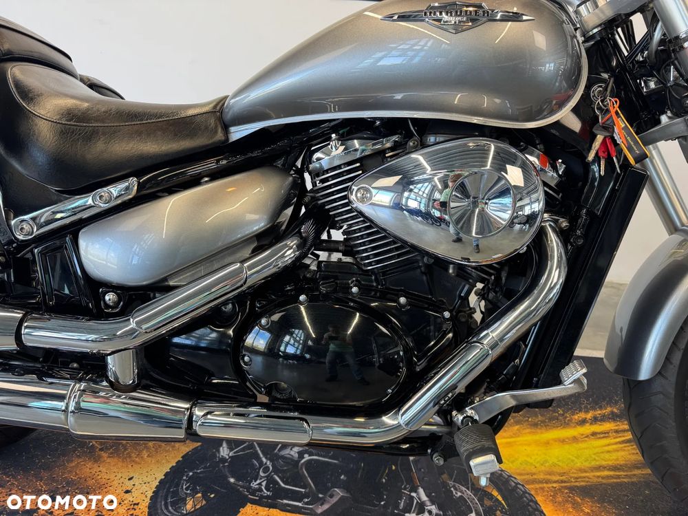 Suzuki Intruder - 13