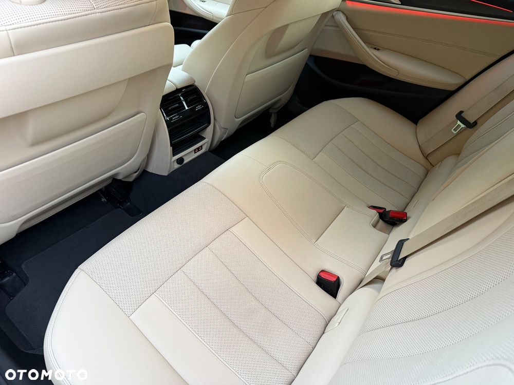 BMW Seria 5 530e M Sport sport - 41