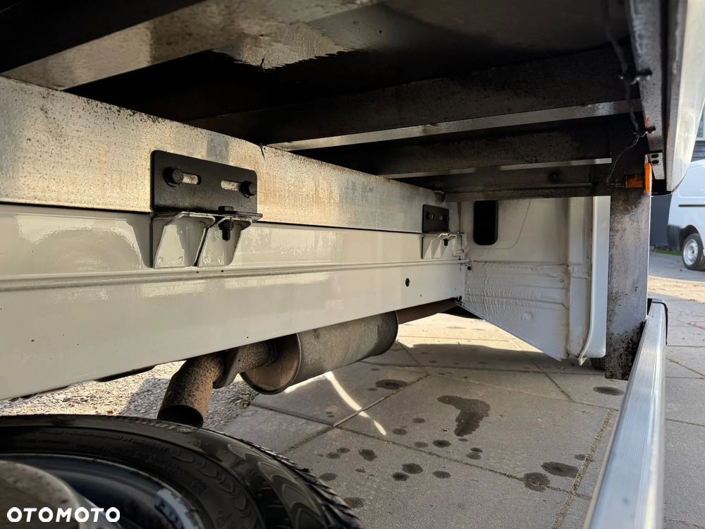 Volkswagen CRAFTER BLIŻNIAKI KONTENER WINDA KLIMATYZACJA - 32