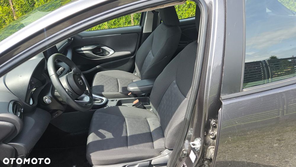 Mazda 2 Hybrid - 23