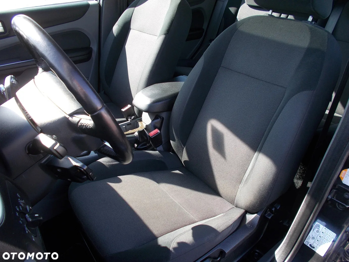 Ford Focus Turnier 2.0 16V Ghia - 21