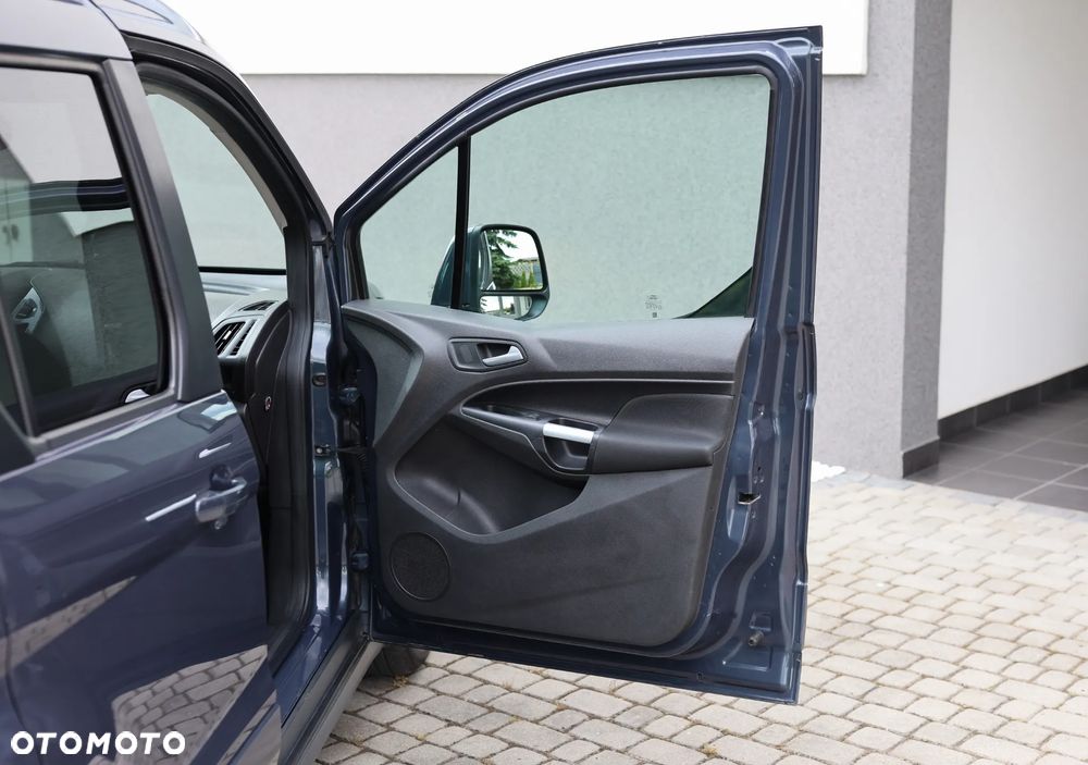 Ford Tourneo Connect - 32