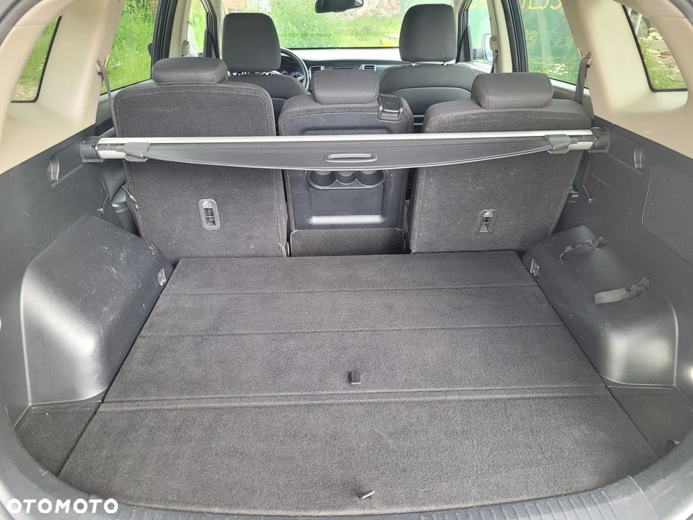 Kia Carens 1.7 CRDi 141 Dream Team Edition - 14