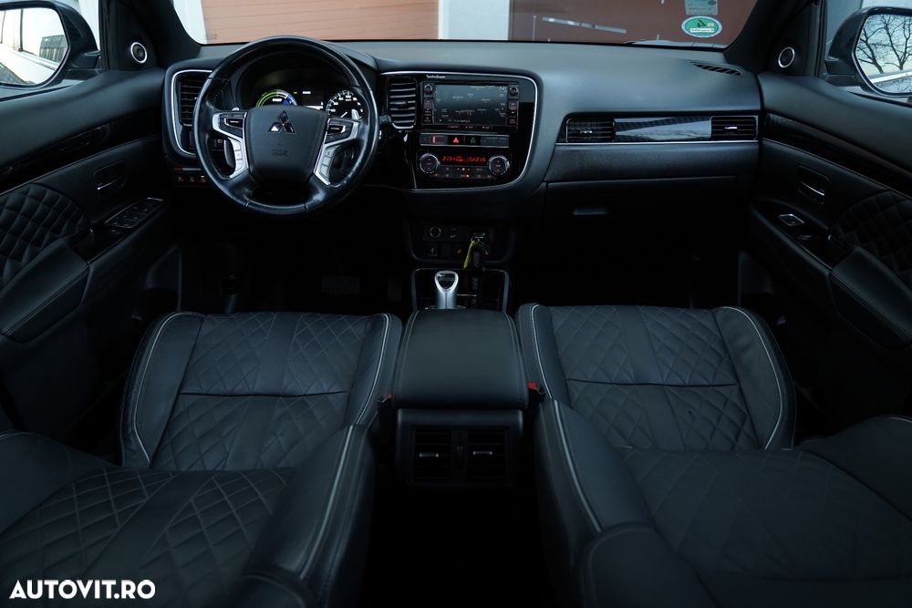 Mitsubishi Outlander PHEV 2.4 L 4X4 Instyle+ - 5