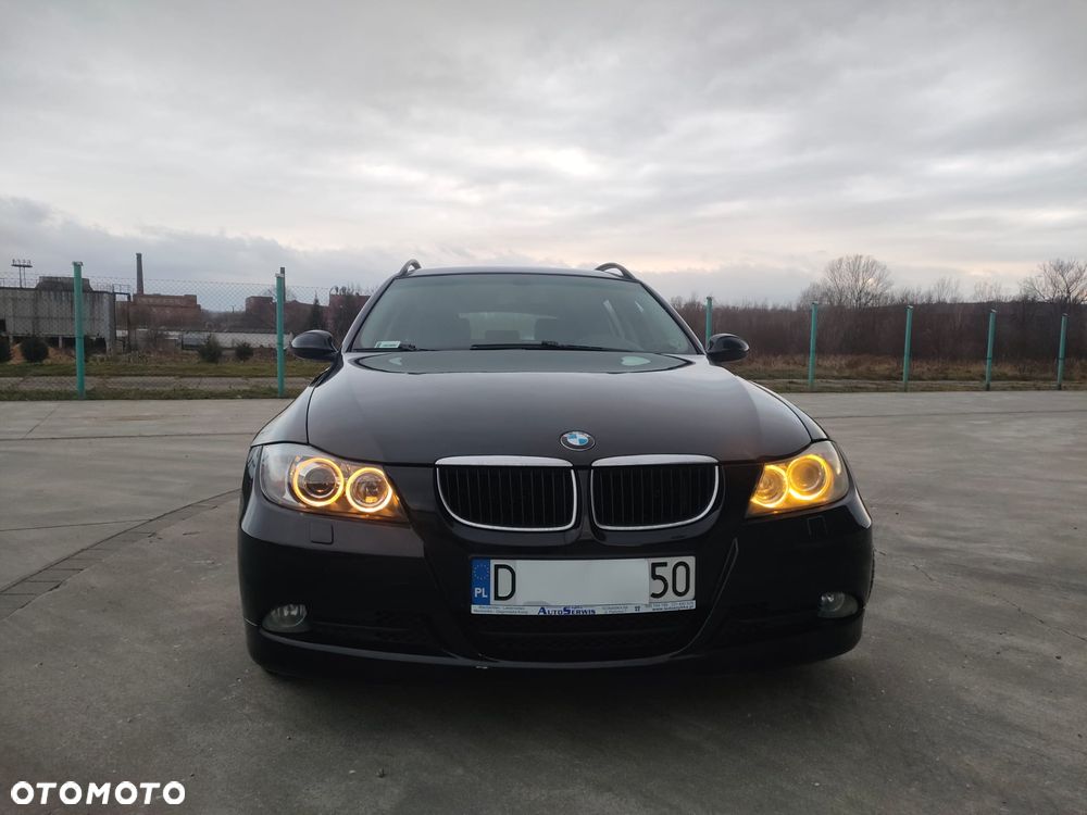BMW Seria 3 318d - 14
