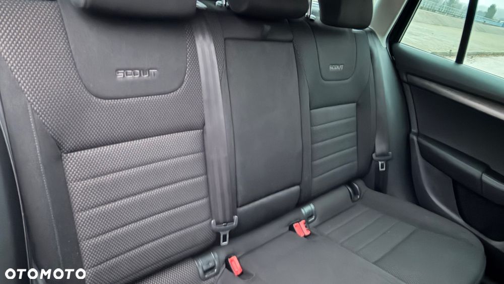 Skoda Octavia 2.0 TDI 4x4 DSG Scout - 26
