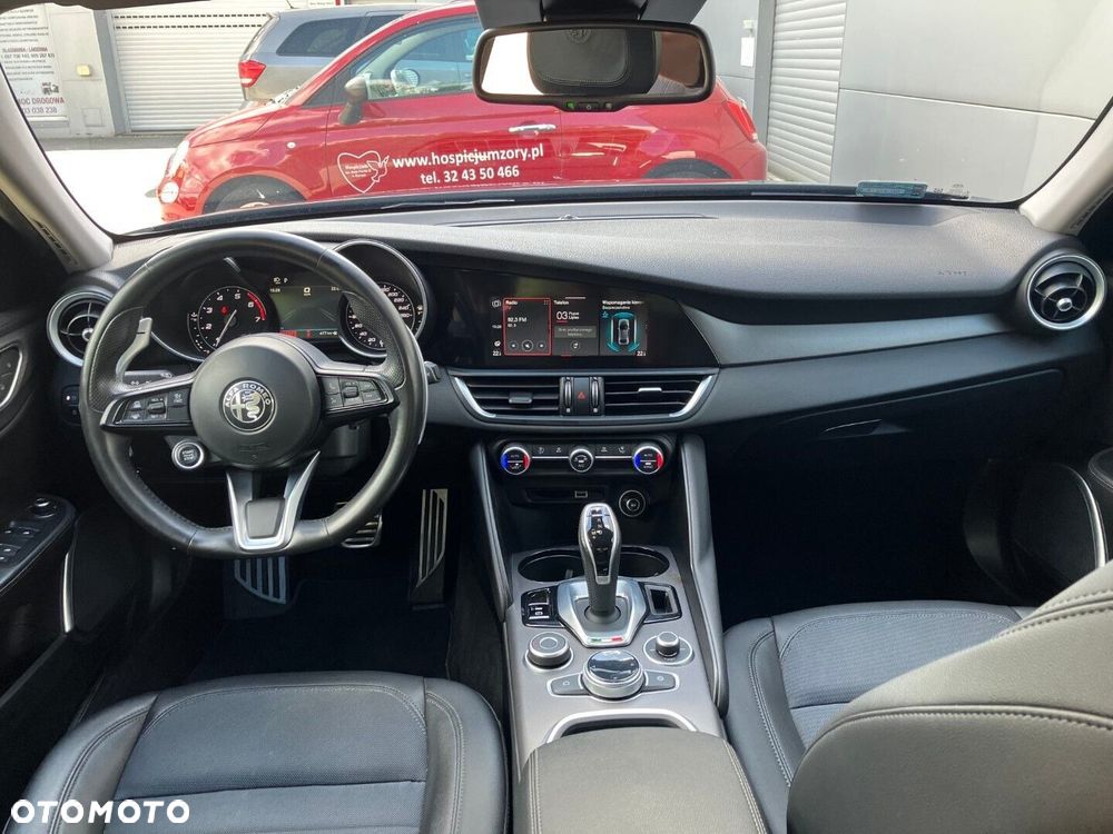 Alfa Romeo Giulia - 5