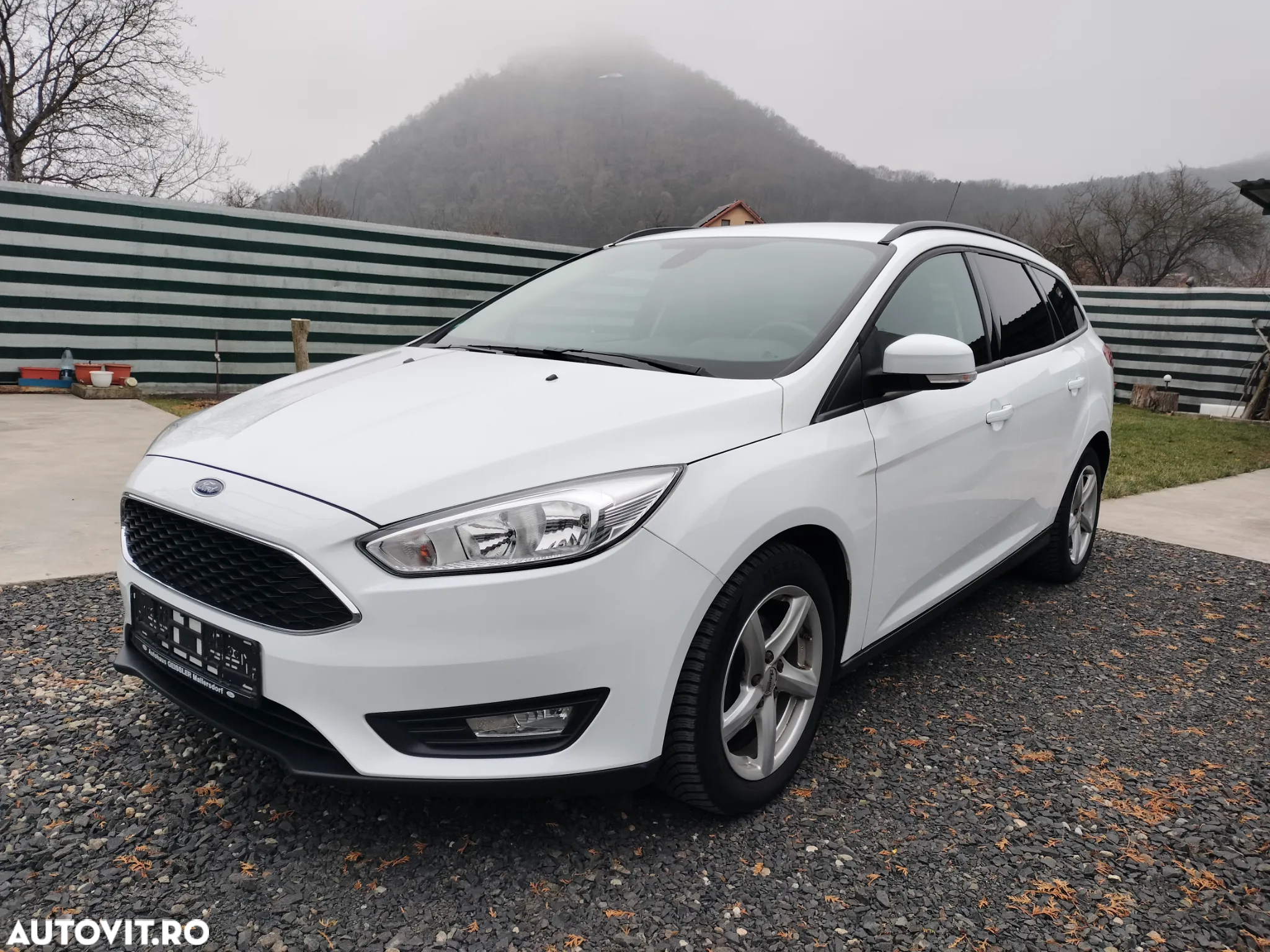 Ford Focus Turnier 1.0 EcoBoost Start-Stopp-System ACTIVE - 13