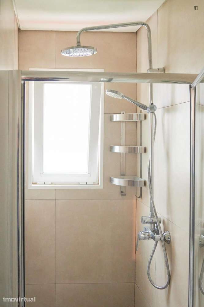 Quarto - localizado em Arroios Lisbon - Grande imagem: 4/32
