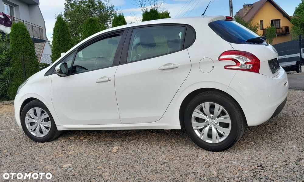 Peugeot 208 - 2