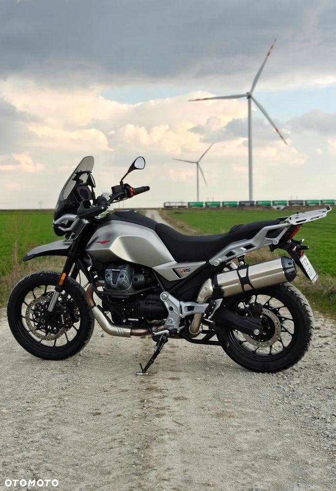 Moto Guzzi V85 - 9