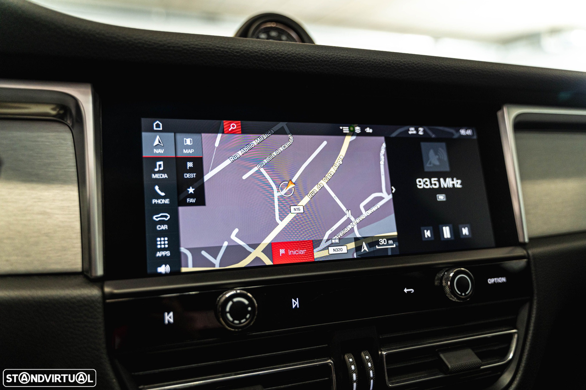 Porsche Macan Standard - 17