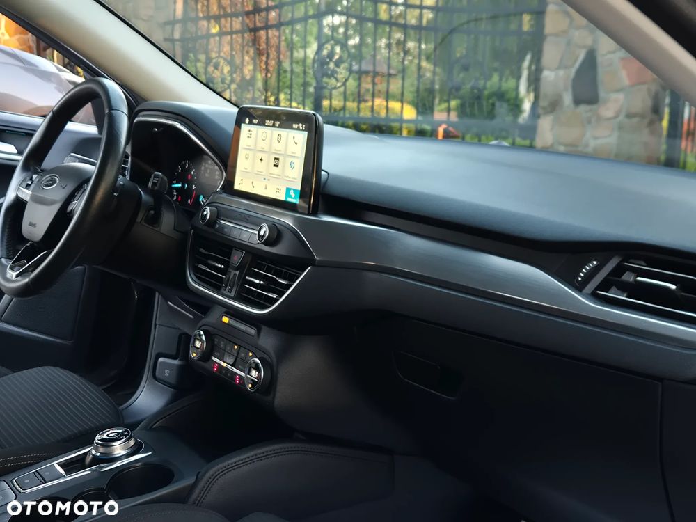 Ford Focus 1.5 EcoBlue Start-Stopp-System TITANIUM DESIGN - 25