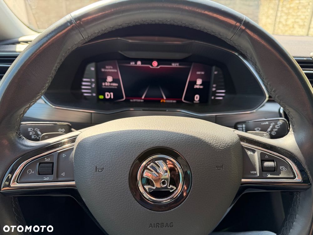 Skoda Superb 2.0 TDI DSG L&K - 29