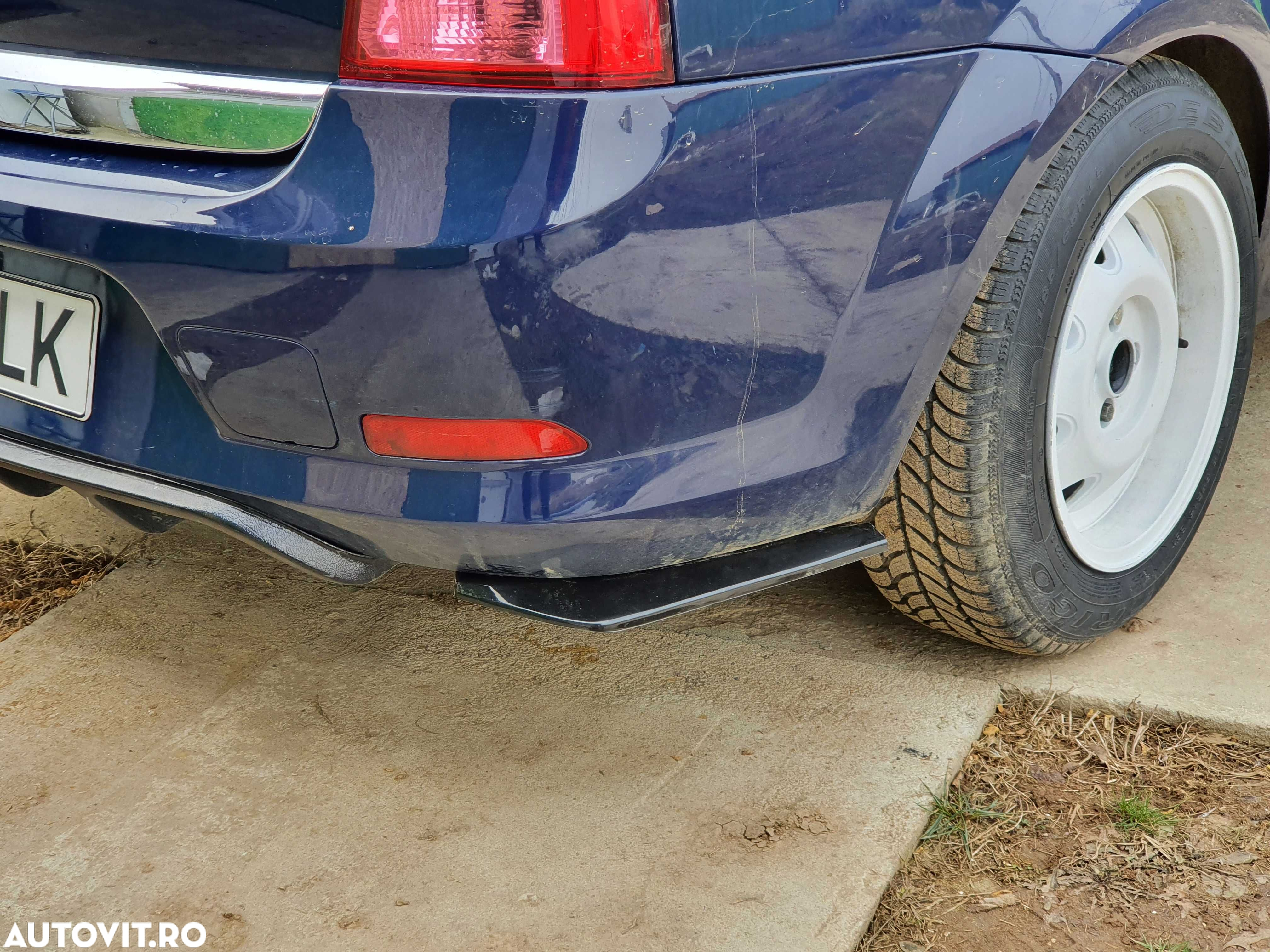 Ornament coltar tuning pentru bara spate adaptabil pe Dacia Logan 1 - 3