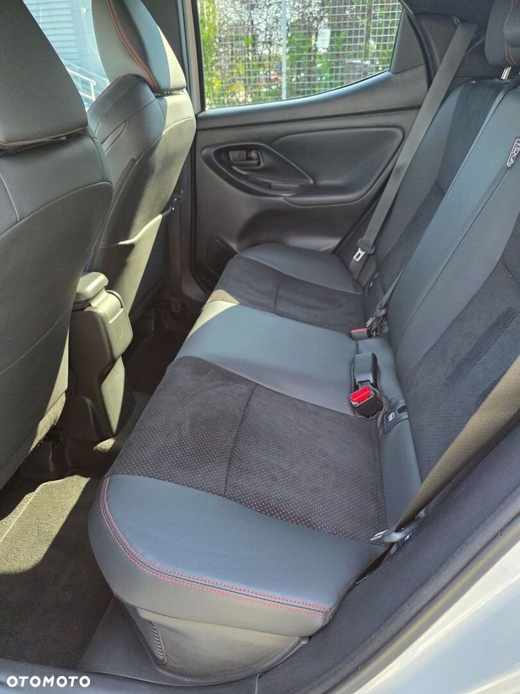Toyota Yaris - 32
