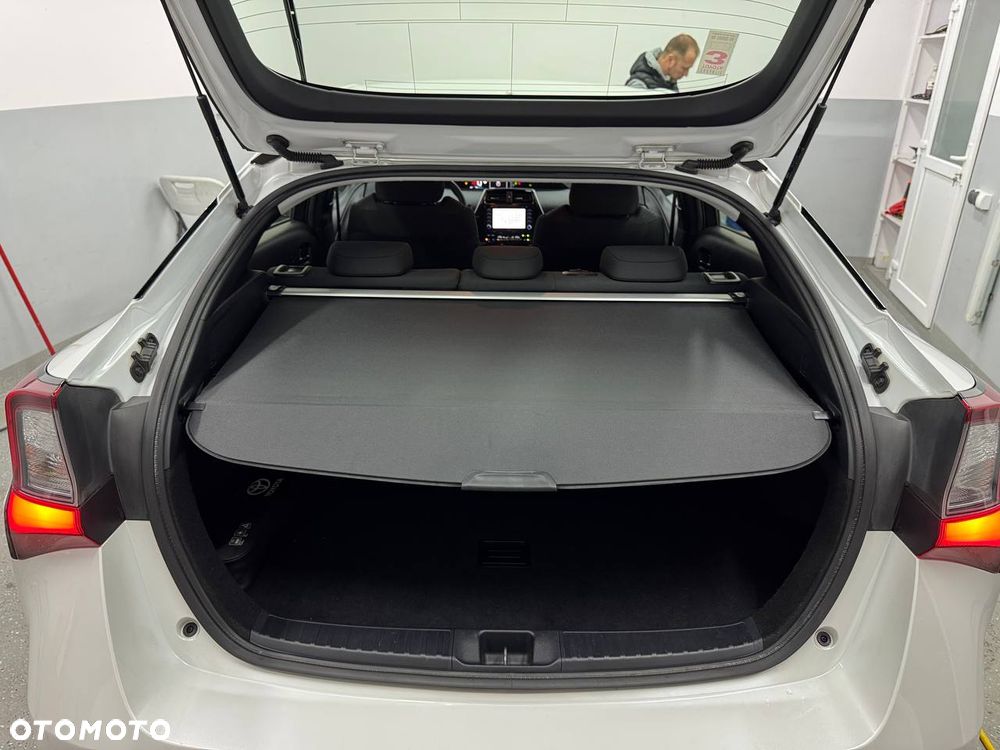 Toyota Prius 1.8 Hybrid Premium - 33