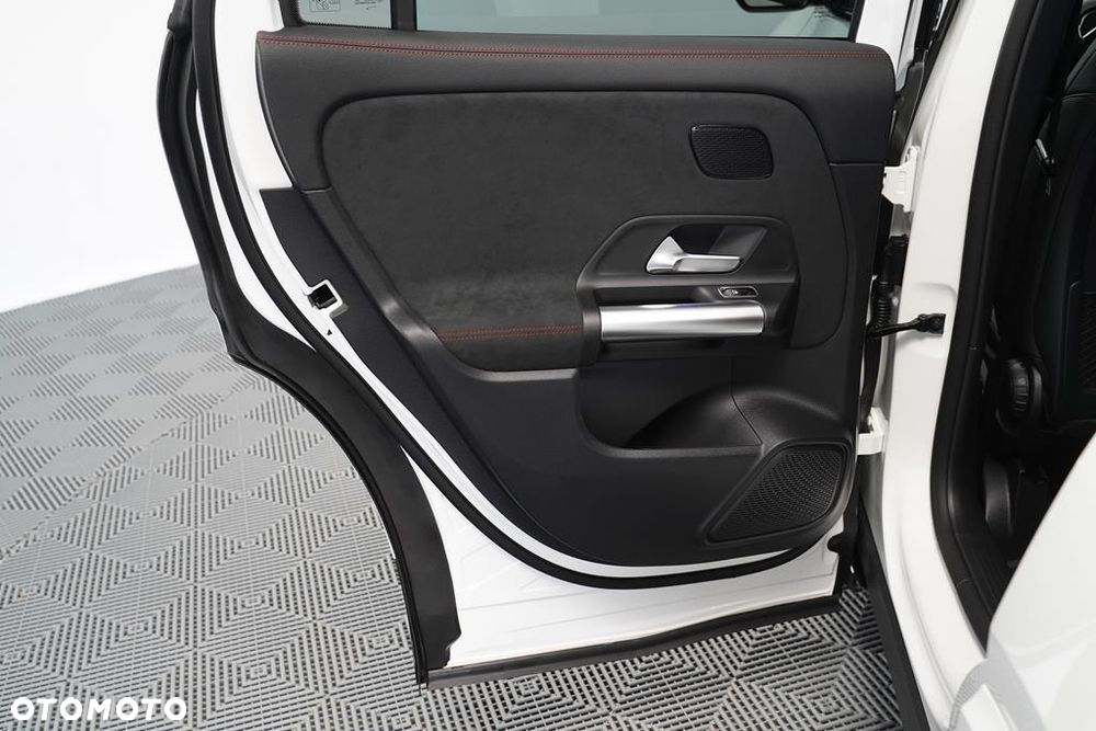 Mercedes-Benz GLA 200 mHEV AMG Line 7G-DCT - 8