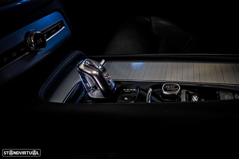 Volvo XC 90 2.0 T8 PHEV Momentum AWD - 18