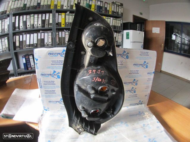 Farol Tras Stop3113 CHEVROLET SPARK 2010 1.0 68CV 5P PRETO DRT - 2