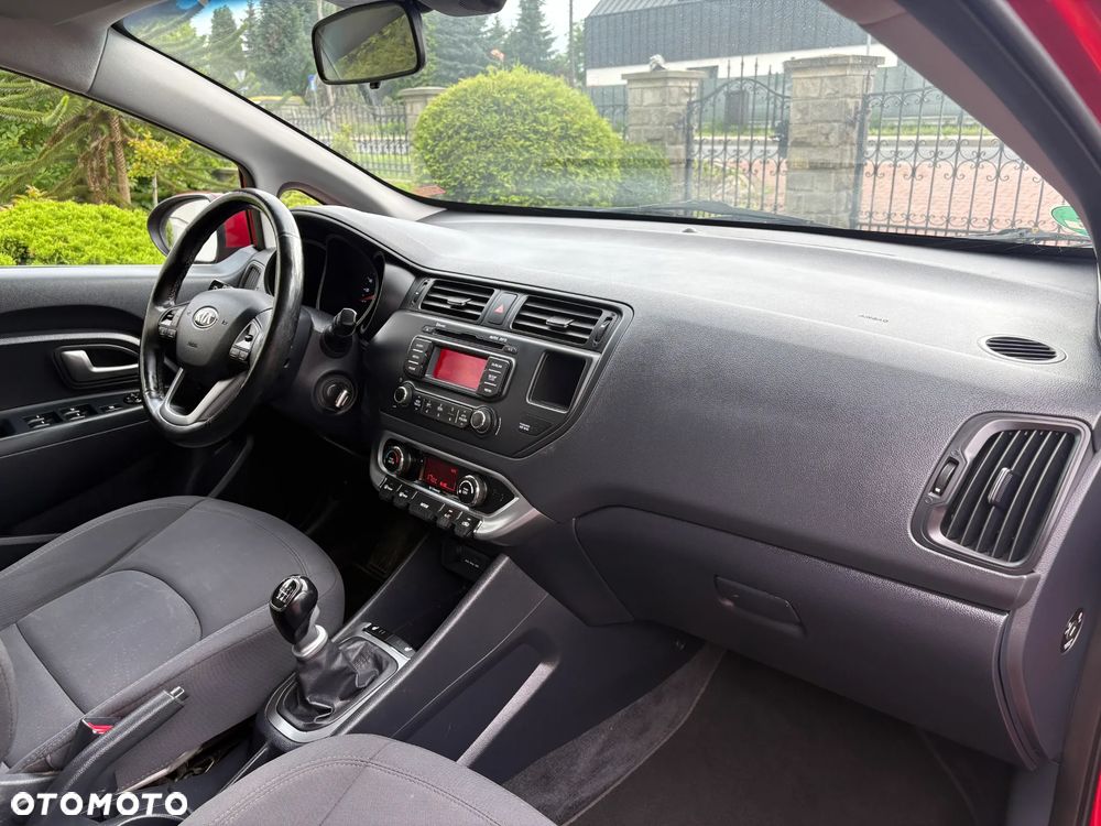 Kia Rio - 16