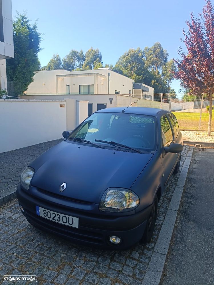 Renault Clio II - 1