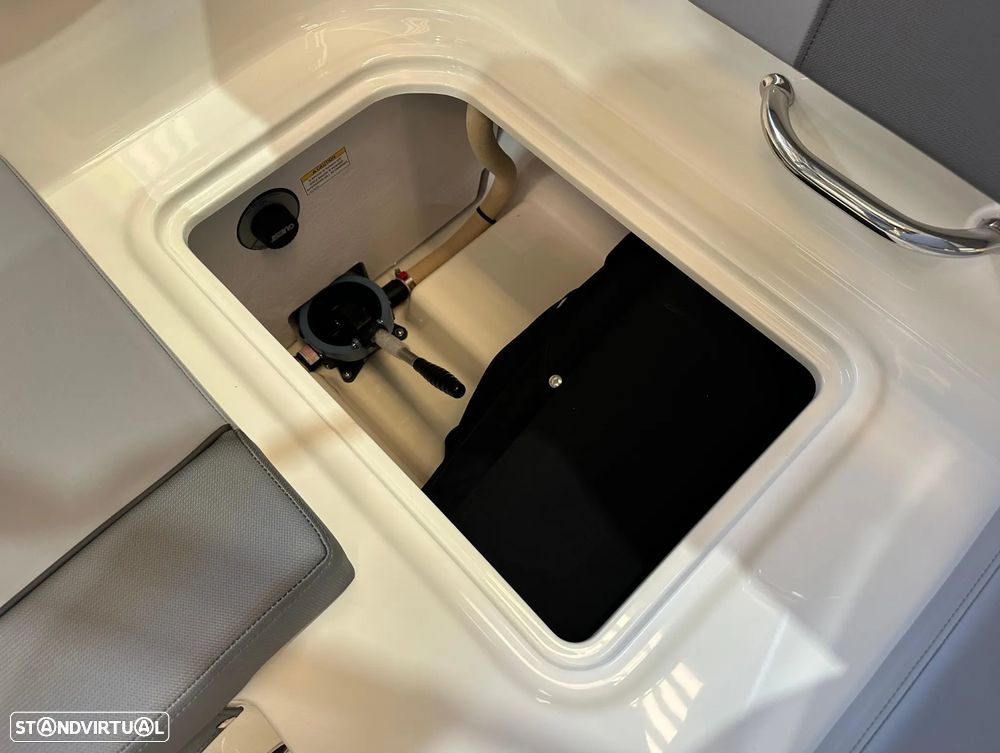 Bayliner VR6 OB - 34