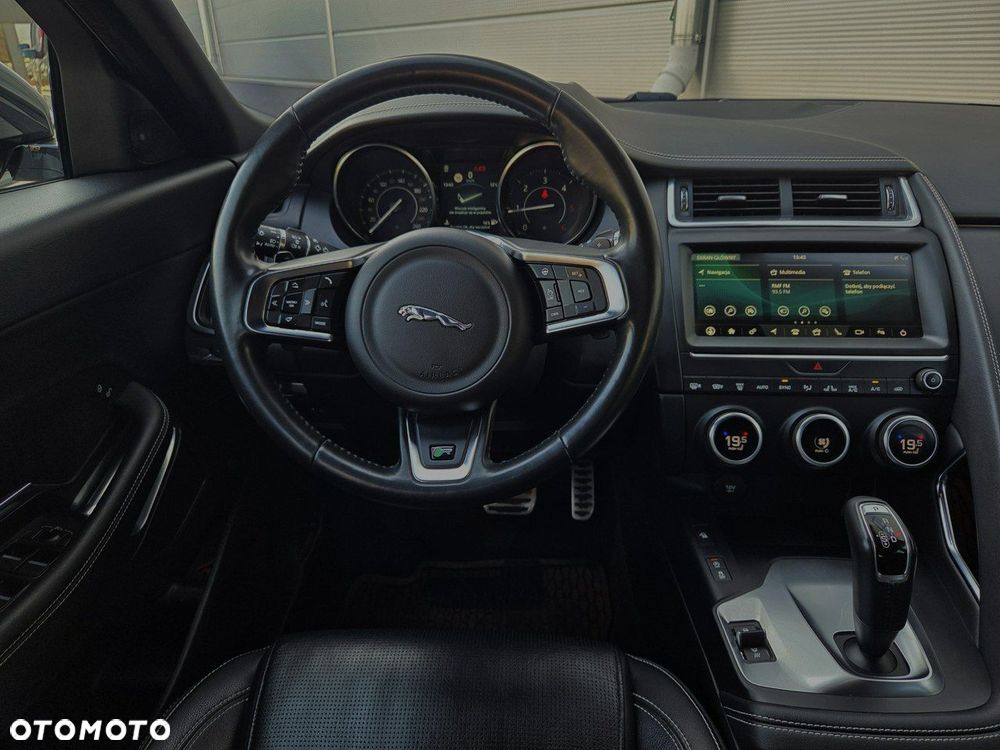 Jaguar E-Pace - 31