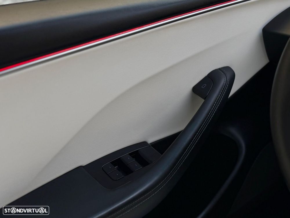 Tesla Model 3 Tração Traseira Premium - 37