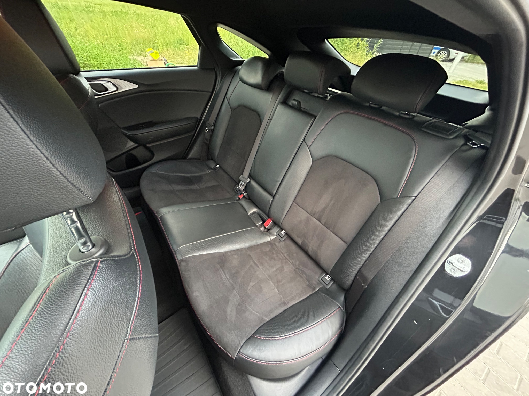 Kia ProCeed 1.6 T-GDI GT DCT - 11