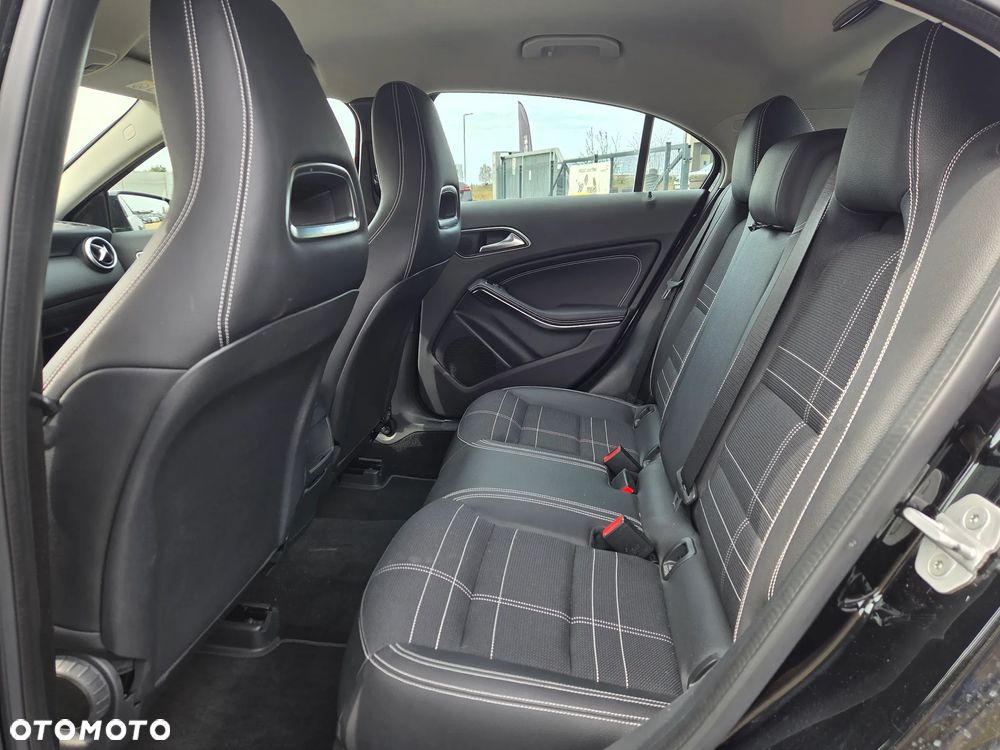 Mercedes-Benz Klasa A 200 Activity Edition - 11